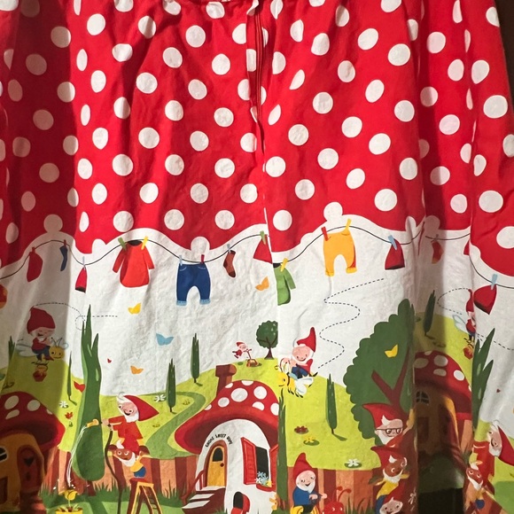 Retrolicious Red and White Gnomeville Pleated A-Line Skirt - Picture 4 of 5